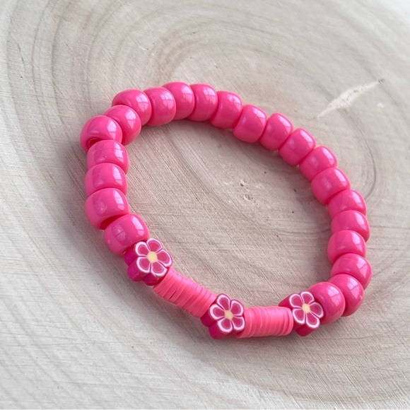 Handcrafted Floral Pink Beaded Bracelet - Picture 3 of 7